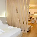 Juar - Modern 3*