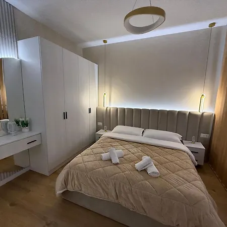 Juar - Modern Gæstehus Tirana