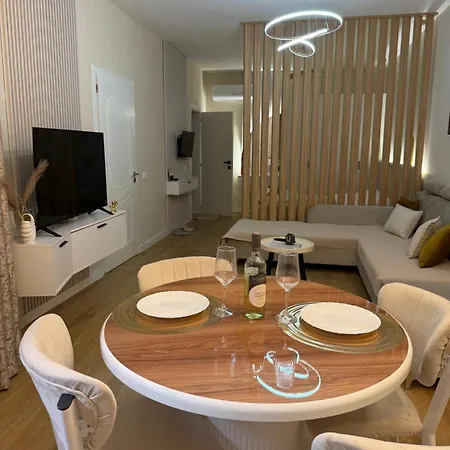 Juar - Modern 3* Τίρανα