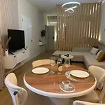 Juar - Modern 3* Tirana