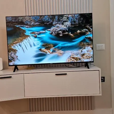 Juar - Modern Gasthof Tirana