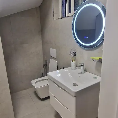 Juar - Modern Guest house Tirana