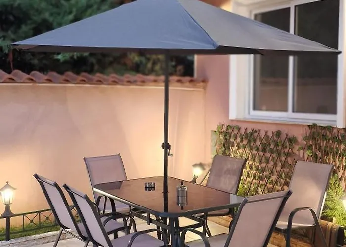 Juar - Modern 3* טיראנה