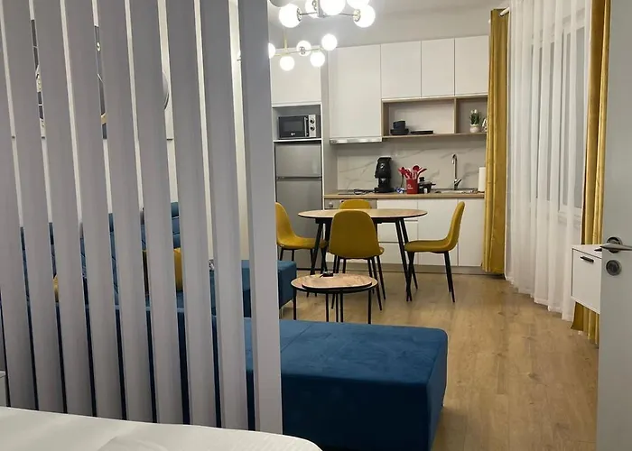 Juar - Modern 3* טיראנה